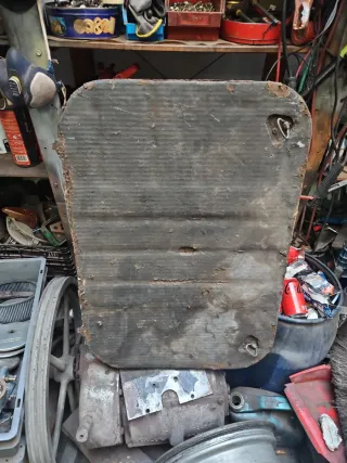 Tapa de motor antigua