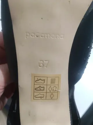 Zapatos de fiesta negros con pedrería