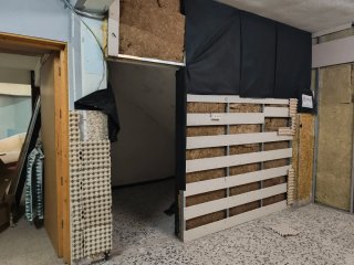 Venda de local con Almacén y trasteros. Inversión.