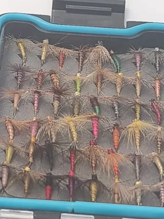 Caja de moscas para pesca