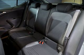 Opel Astra   1.2T SHL 81kW 110CV GS Line