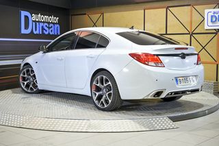 Opel Insignia    2.8 V6 Turbo OPC