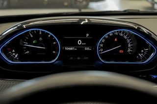 Peugeot 2008   Allure BlueHDi 120 SS EAT6