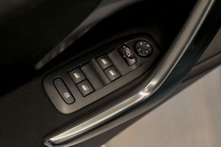 Peugeot 2008   Allure BlueHDi 120 SS EAT6