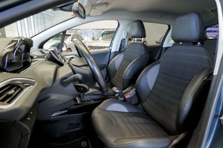 Peugeot 2008   Allure BlueHDi 120 SS EAT6