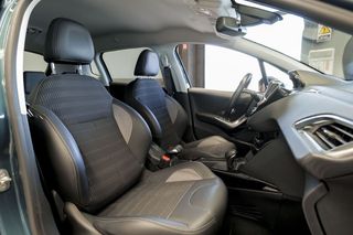 Peugeot 2008   Allure BlueHDi 120 SS EAT6