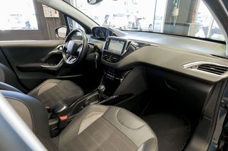 Peugeot 2008   Allure BlueHDi 120 SS EAT6