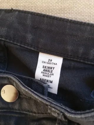 Vaqueros pitillo negros