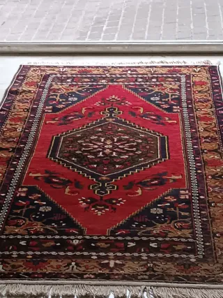 ALFOMBRA TURCA CON CERFICADO DE AUTENTICIDAD .