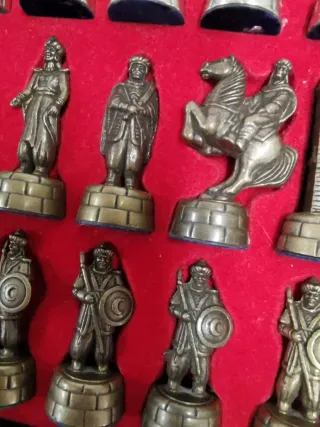 Ajedrez Metálico Medieval Figuras Detalladas