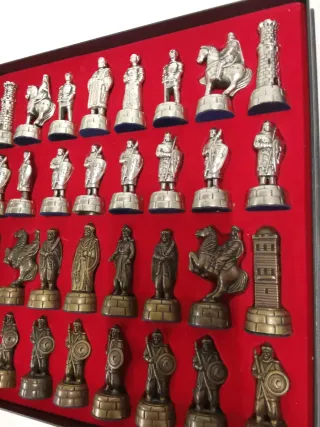 Ajedrez Metálico Medieval Figuras Detalladas