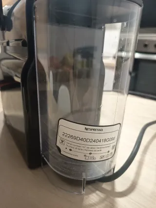 Cafetera Nespresso Negra