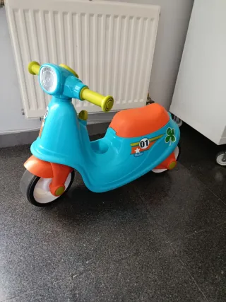 Moto correpasillos infantil