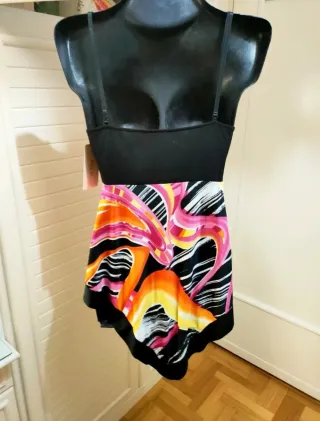 Top svasato con bretelline multicolor