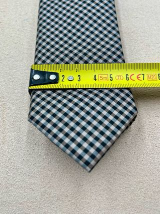 Corbata azul y gris a cuadros