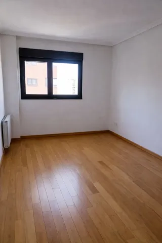 Piso 3 dormitorios 2 cuartos de baño despensa.