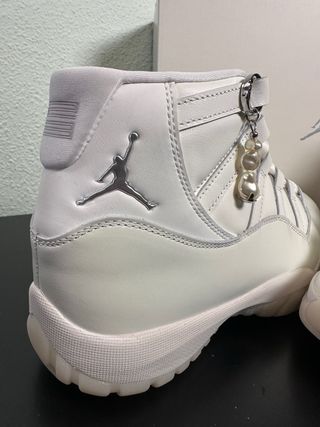 Air Jordan 11 Retro Pearl Blancas