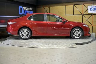Toyota Camry   2.5 220H Advance
