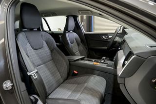 Volvo V60   2.0 B4 D AWD Cross Country Core Auto