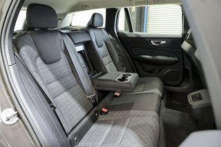 Volvo V60   2.0 B4 D AWD Cross Country Core Auto