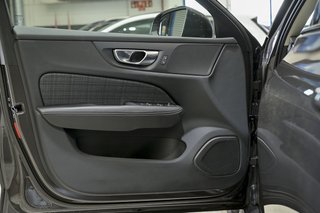Volvo V60 2.0 B4 D AWD Cross Country Core Auto