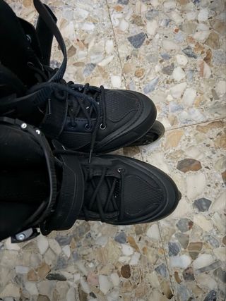 Patines en línea negros talla 40
