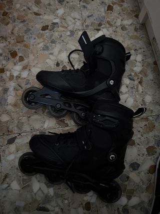 Patines en línea negros talla 40