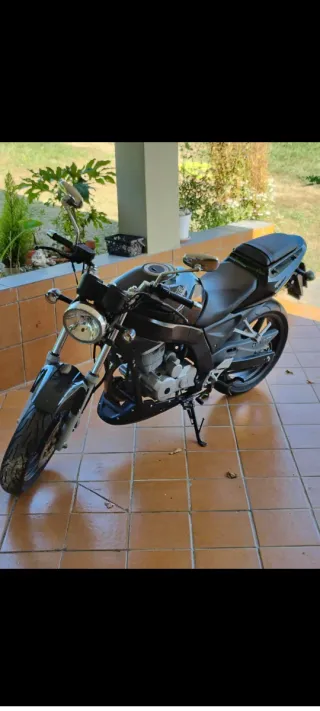 Daelim Roadwin 125 Negra