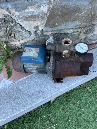 Motor con bomba de agua con motor averiado para po