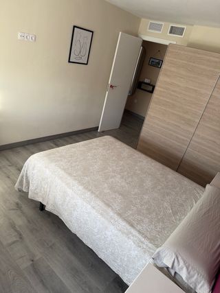 Habitación con cama doble