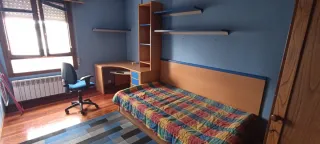 Dormitorio completo: cama y escritorio