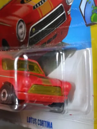 LOTUS CORTINA 1/64 HOTWHEELS