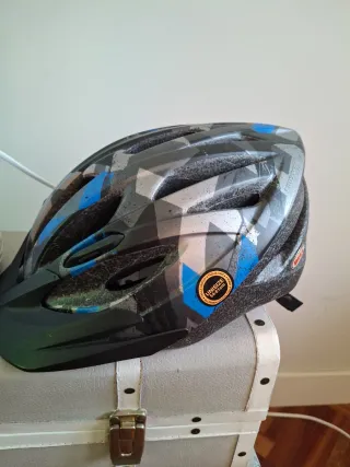 Bicicleta Montaña Berg 19 Trail Rock 2.1 con casco