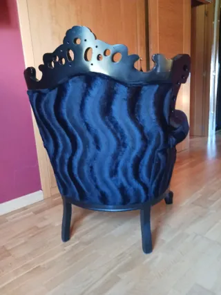 Sillón negro vintage terciopelo y madera