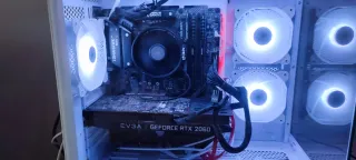 PC Gaming MSI con luces RGB