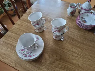 Juego 5 tazas de porcelana