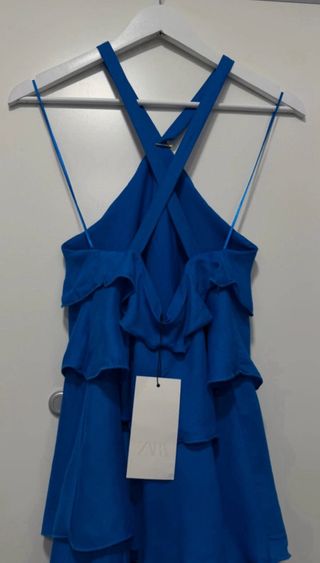 Vestido azul con volantes