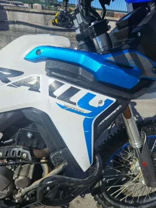 Voge 300 Rally Azul/Blanco