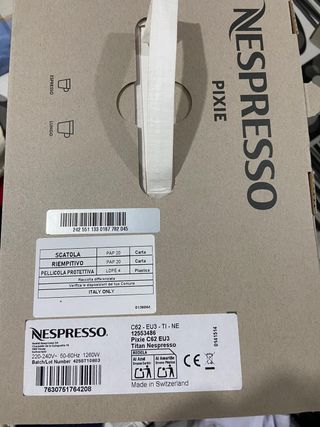 Cafetera Nespresso Pixie Nueva