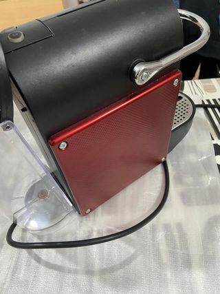 Cafetera Nespresso Pixie Roja