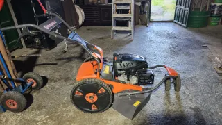 Husqvarna Cortacésped/Desbrozadora DB551