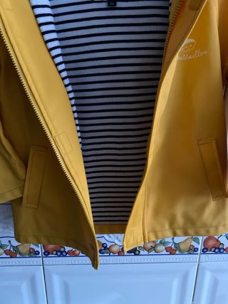 Chubasquero infantil amarillo