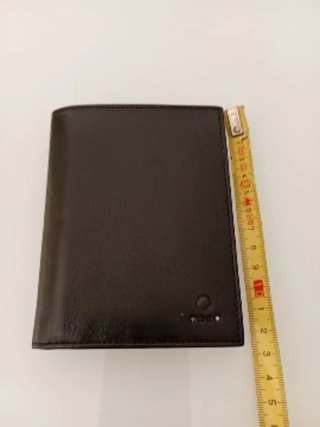 Billetera de piel Negra