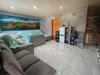 Casa adosada en venta en Alhendín