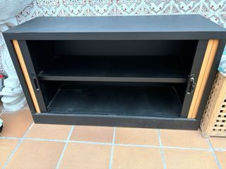 Mueble multiusos con llave.