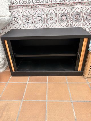 Mueble multiusos con llave.