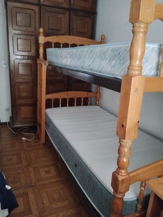 Litera de madera, se separan en camas normales