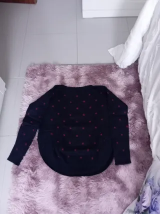 Jersey azul marino con estrellas rojas Talla S