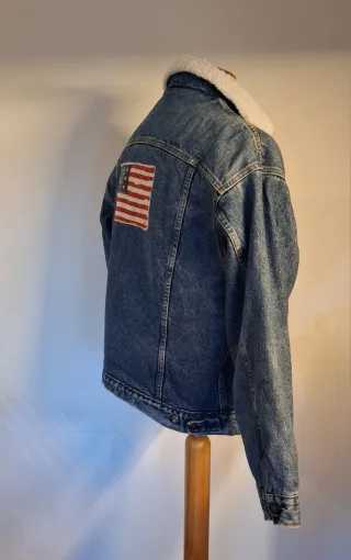 Chaqueta Levi's vaquera borrego