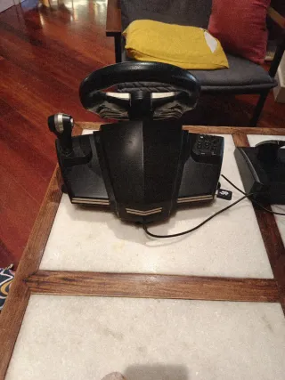 Volante y pedales FR-TEC para consola